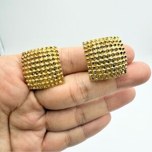 Bold Runway 1990s Statement Gold Tone Square Fluted Clip On Earrings